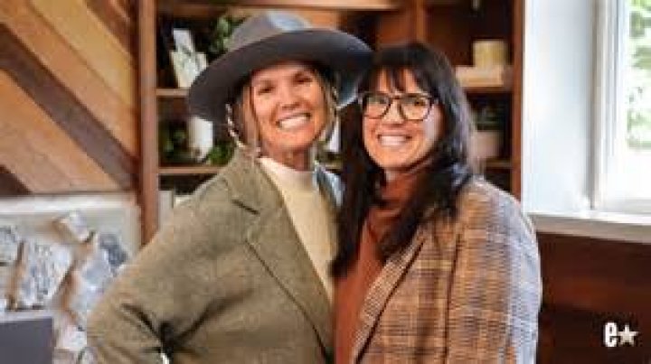 Who is Lyndsay Lamb From HGTV Unsellable Houses? Net Worth Revealed