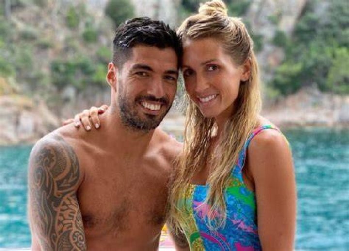 Who is Sofia Balbi? Biography of Luis Suarez's Stunning Wife Chia Sẻ