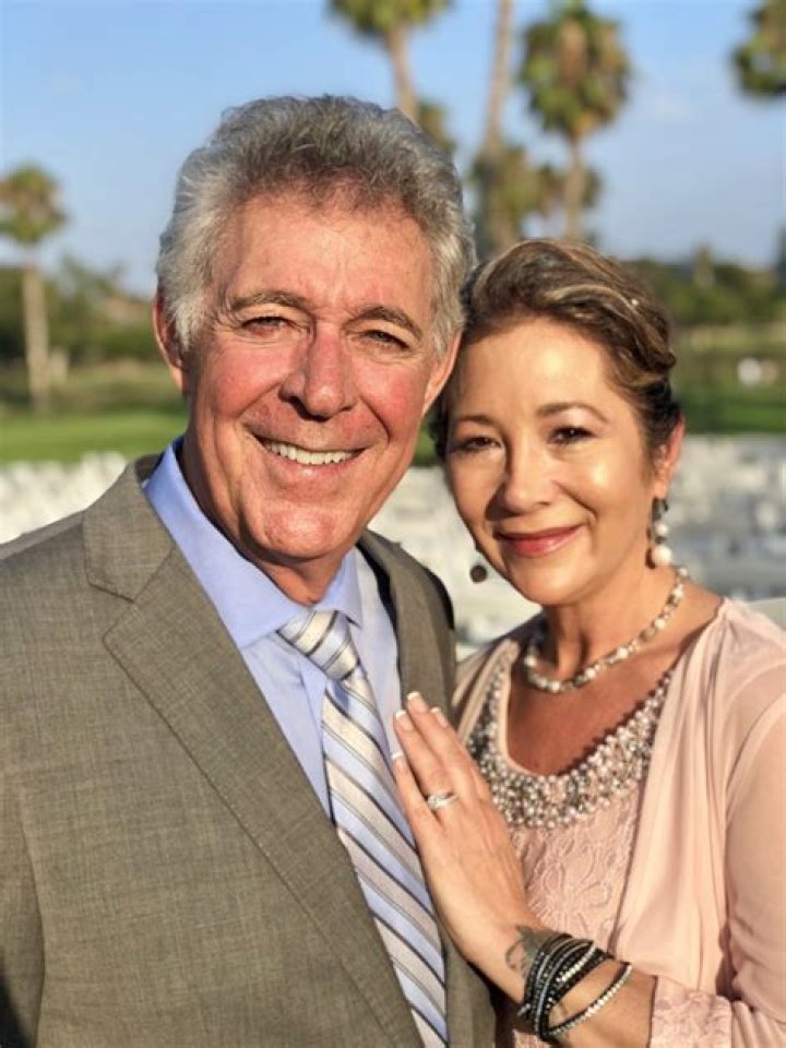 Who is Tina Mahina, Barry Williams' 3rd wife? Bio, age, children, occupation, net worth