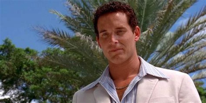 Who plays Carter Verone?