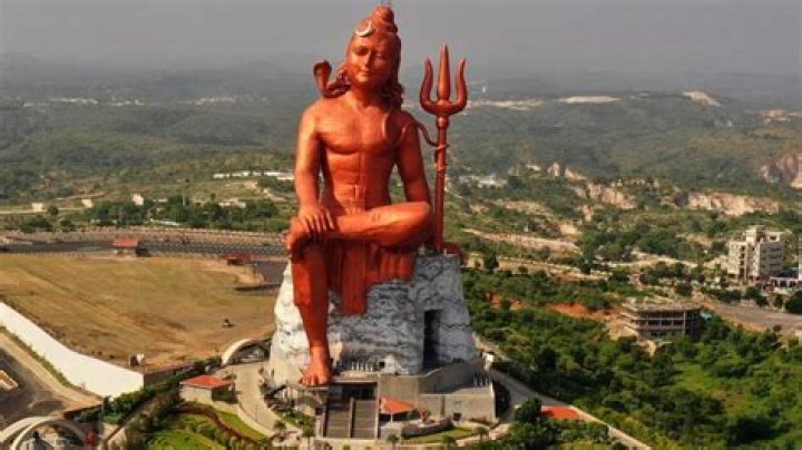 Why is nathdwara famous?