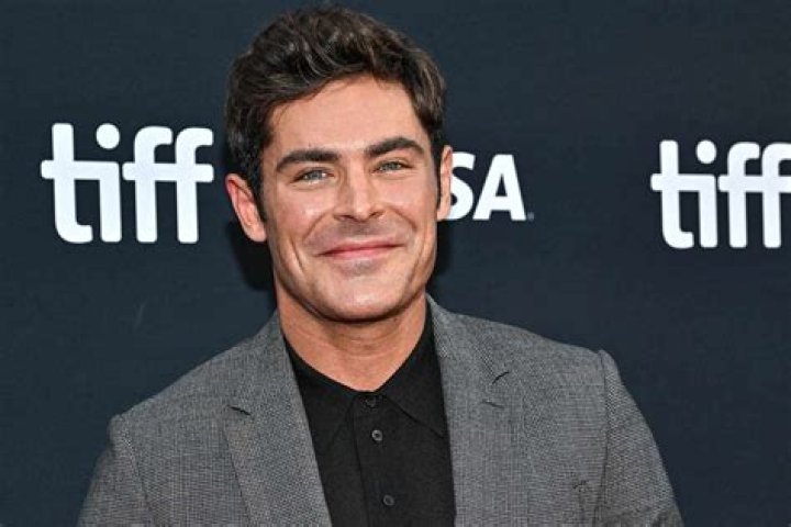 Zac Efron Just Made the Relationship Status Announcement You&rsquo;ve Been